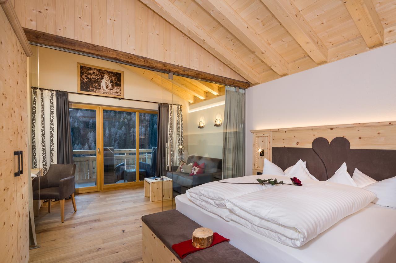 Hotel Anigglhof Malles Venosta Esterno foto